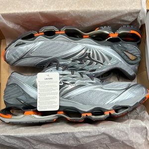 Mizuno Wave Prophecy 8